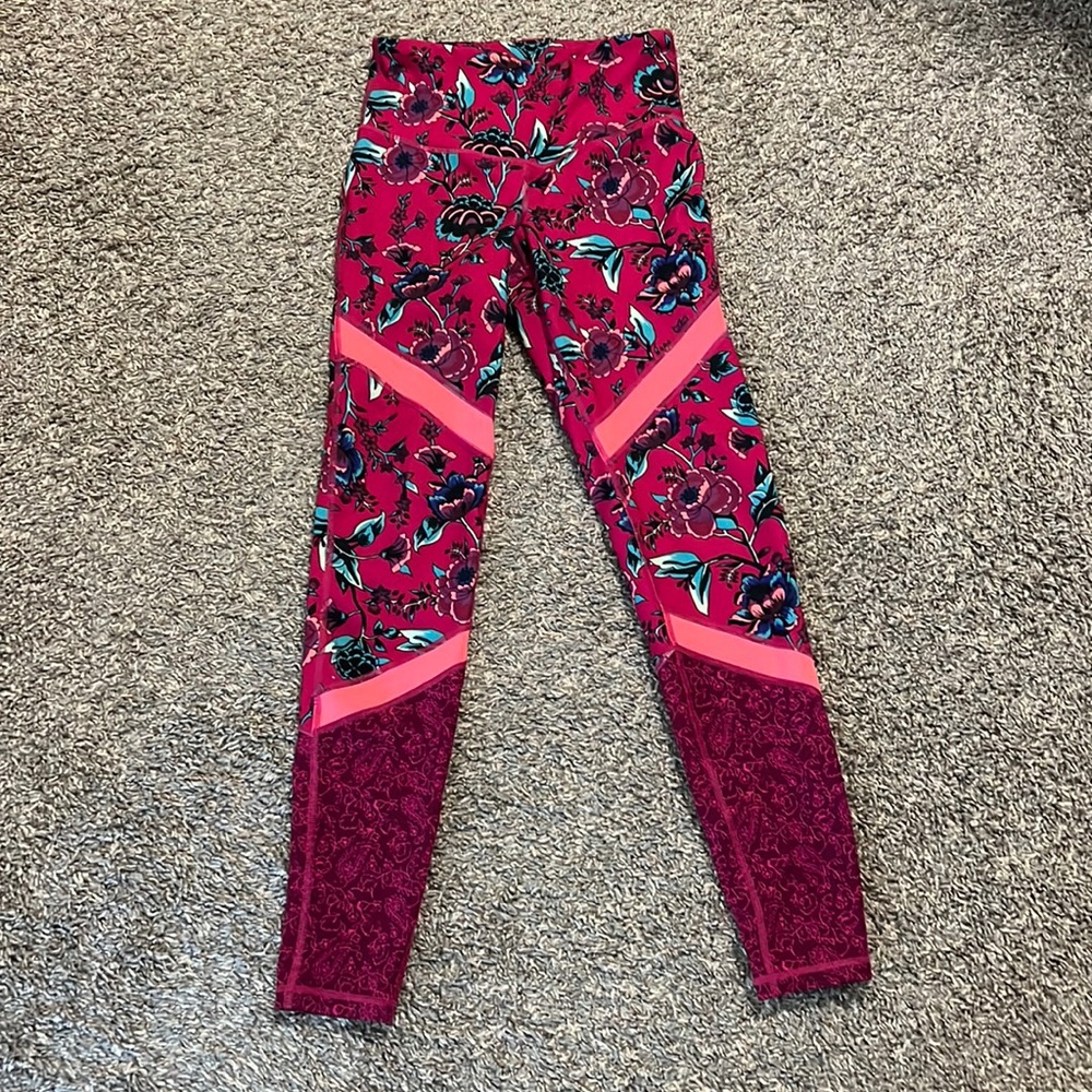 Old navy BEAUTIFUL activewear- SMALL